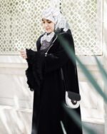 عبا نورا